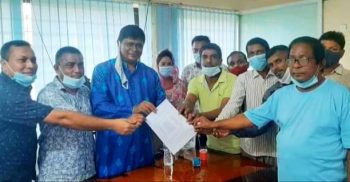 গোবিন্দগঞ্জে শারদীয় দূর্গাপূজা উপলক্ষে অনুদানের ডিও লেটার বিতরণ