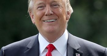 করোনা সংক্রমণ ‘ঈশ্বরের আশীর্বাদ’ বললেন ডোনাল্ড ট্রাম্প