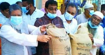 সাঘাটায় নিষিদ্ধকালীন সময়ে ইলিশ আহরণে বিরত জেলে পরিবারের মাঝে মানবিক সহায়তা প্রদান