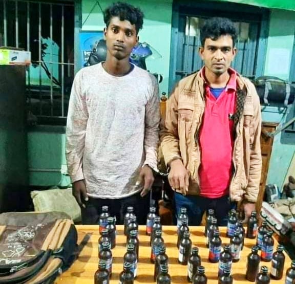 গোবিন্দগঞ্জে ফেনসিডিলসহ দুই মাদক কারবারি গ্রেপ্তার