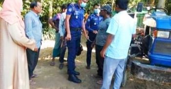 পলাশবাড়ীতে বাঁধে ট্রাক্টর দিয়ে মাটি পরিবহন করায় জরিমানা
