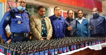 ঘোড়াঘাটে ৩০০ বোতল ফেনসিডিল সহ গ্রেপ্তার ১