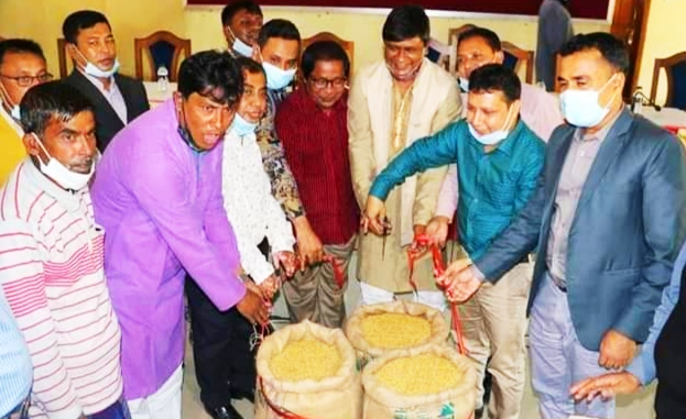 গোবিন্দগঞ্জে আমন ধান সংগ্রহের উদ্বোধন