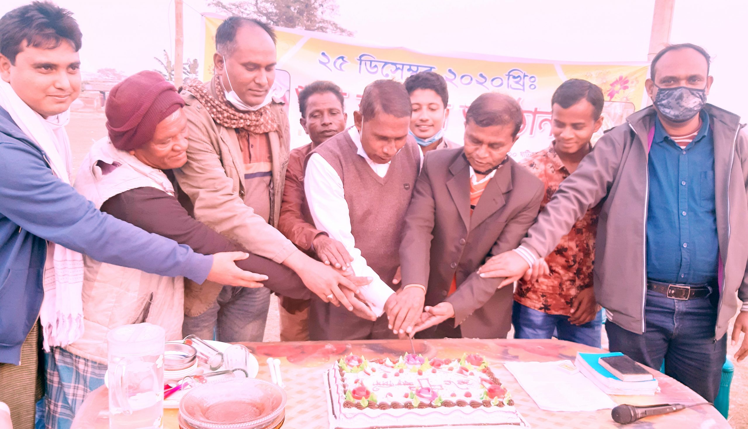 গোবিন্দগঞ্জের সাঁওতালপল্লীতে বড়দিন উ‌‌‌দযাপন