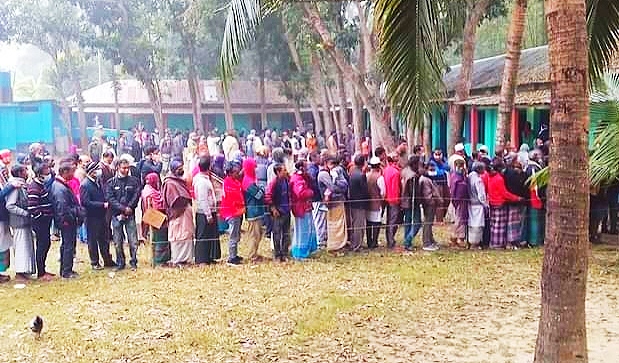 পলাশবাড়ী পৌর নির্বাচন; সুষ্ঠু ও শান্তিপূর্ণভাবে চলছে ভোট গ্রহণ