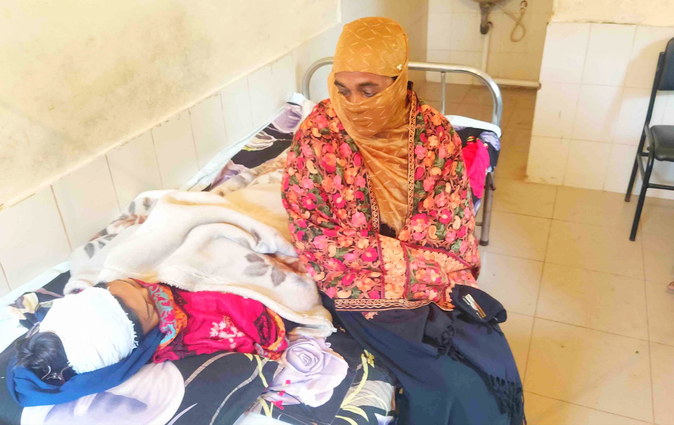 বাগেরহাটে শ্বাশুড়ির পরকিয়ায় বাধা; ৮ মাসের অন্ত:সত্ত্বা গৃহবধুকে কুপিয়ে আহত