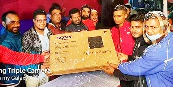 কালীগঞ্জে বিজয় দিবস উপলক্ষে যুবসমাজের উদ্যোগে ব্যাডমিন্টন খেলা