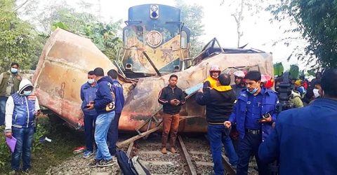 গেট খোলা রেখে ঘুম; অকালে ঝড়ে গেল ১১ প্রাণ