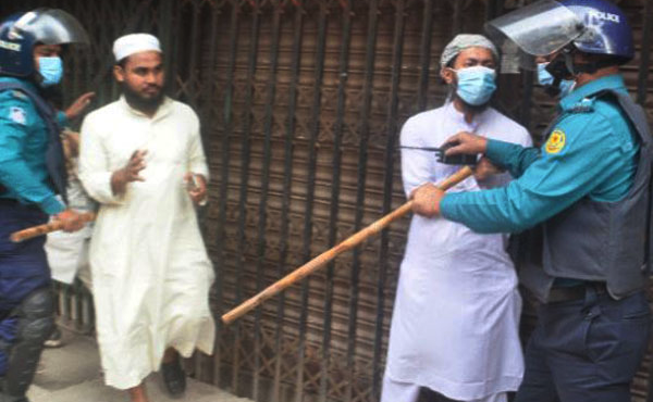 বায়তুল মোকাররম মসজিদের সামনে ভাস্কর্যবিরোধী মিছিল; পুলিশের বাধা