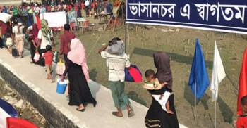 রোহিঙ্গা নিয়ে ভাসনচরে পৌঁছেছে নৌবাহিনীর ৮টি জাহাজ