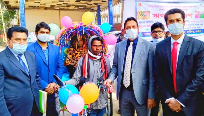 কালীগঞ্জে চার ভিক্ষুককে পুর্নবাসন করলেন উপজেলা প্রশাসন