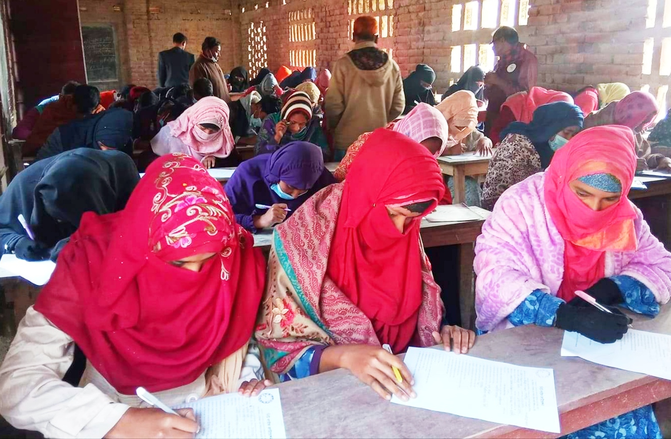 ব্যতিক্রমী উদ্যোগ নিলেন পলাশবাড়ীর ইঞ্জিনিয়ার আবু জাহিদ