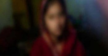 একা পেয়ে চাচিকে ধর্ষণ করল নবম শ্রেণির ছাত্র
