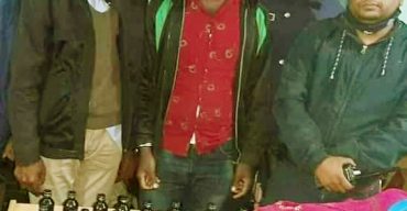 গোবিন্দগঞ্জে ফেনসিডিল সহ আটক ৩