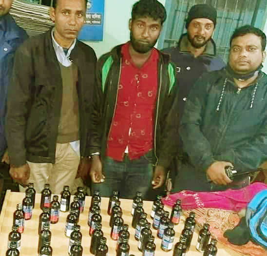 গোবিন্দগঞ্জে ফেনসিডিল সহ আটক ৩