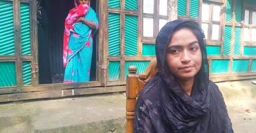 রায়পুরে বিয়ের দাবিতে প্রেমিকের বাড়িতে অবস্থান প্রেমিকার