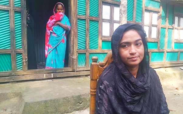 রায়পুরে বিয়ের দাবিতে প্রেমিকের বাড়িতে অবস্থান প্রেমিকার