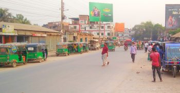 লকডাউনে ছোট যানবাহনের দখলে ঢাকা-রংপুর মহাসড়ক