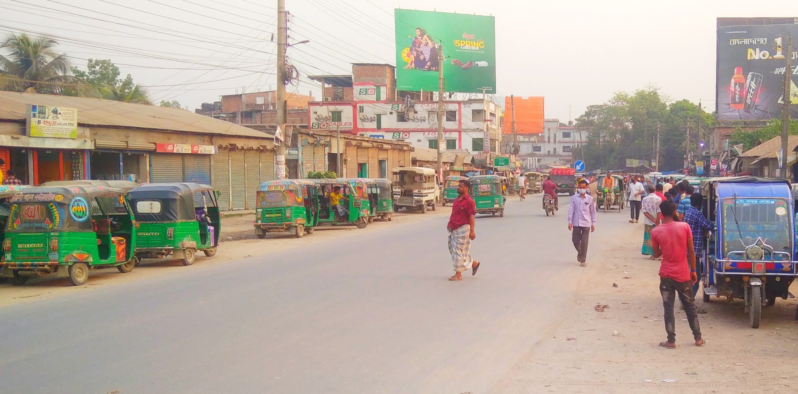 লকডাউনে ছোট যানবাহনের দখলে ঢাকা-রংপুর মহাসড়ক