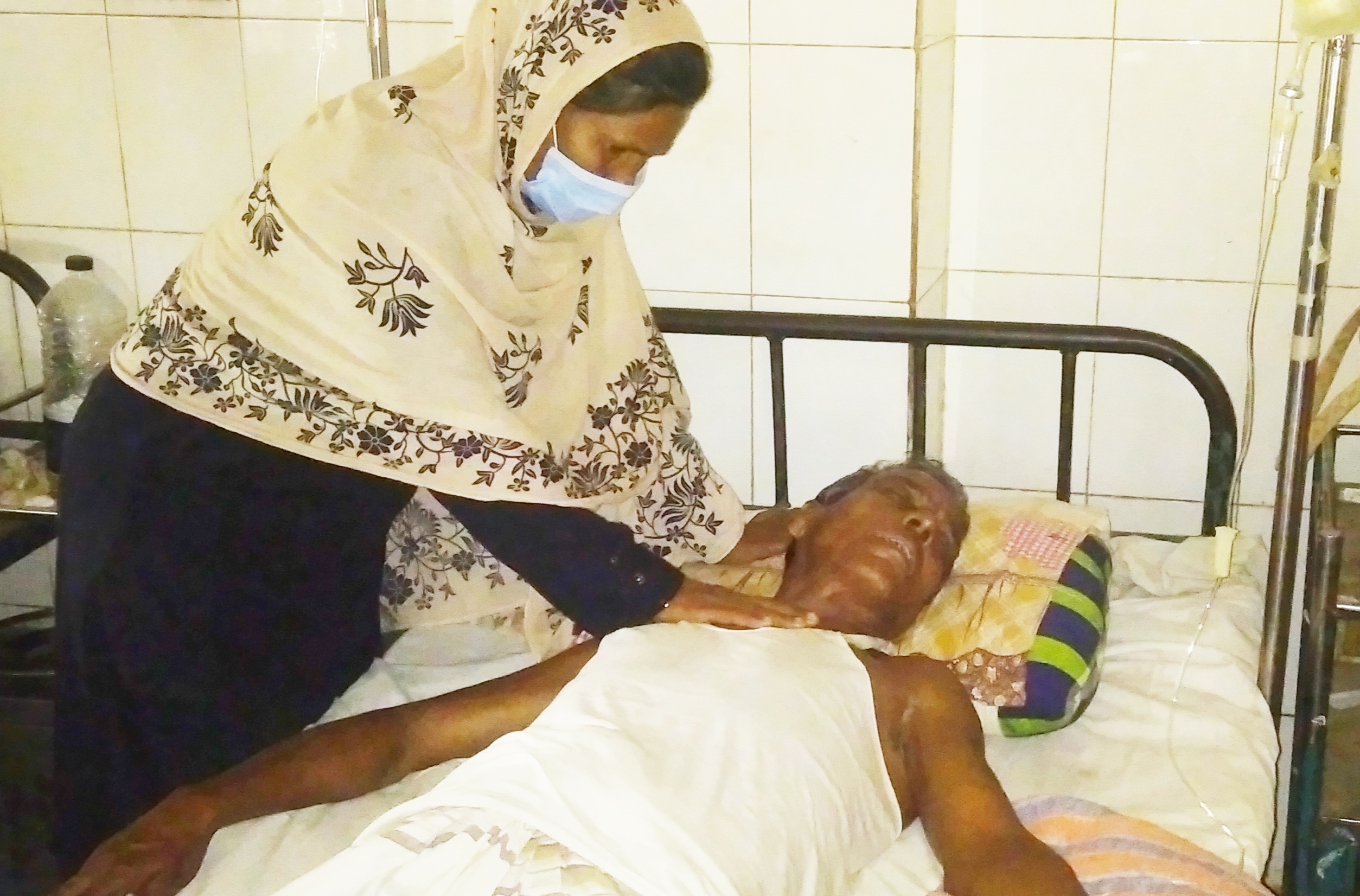 গোবিন্দগঞ্জে এবারে আ’লীগ নেতার বাড়ীতে বিস্ফোরণ, আহত ১