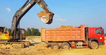 গোবিন্দগঞ্জে বালুখেকোদের দৌরাত্ম্য বৃদ্ধি