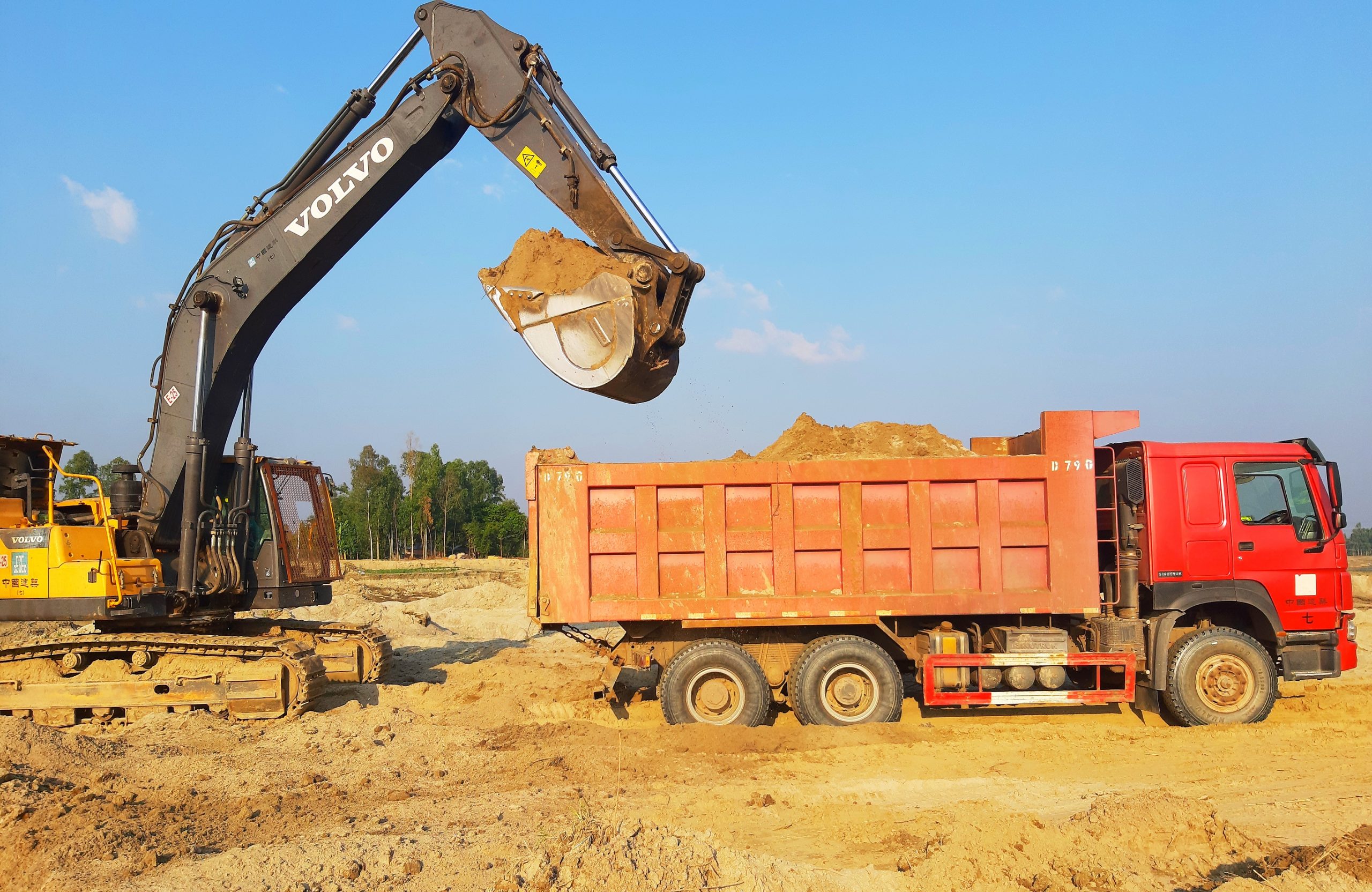 গোবিন্দগঞ্জে বালুখেকোদের দৌরাত্ম্য বৃদ্ধি