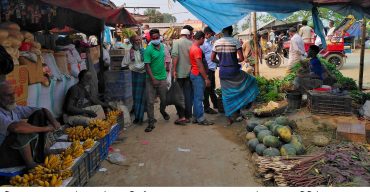 লকডাউন পেরিয়ে হাফ ডাউনে ঘোড়াঘাট