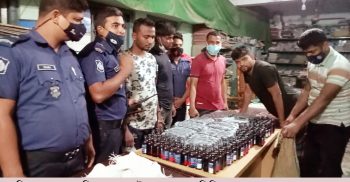 গোবিন্দগঞ্জে লাউয়ের পিকআপে মিলল ৩১৬ বোতল ফেনসিডিল