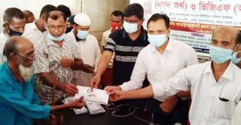 গোবিন্দগঞ্জের রাখালবুরুজ ইউনিয়নে ভিজিএফ- এর নগদ অর্থ বিতরণ