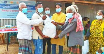 গোবিন্দগঞ্জের সাঁওতালপল্লির ৬৮ পরিবারের মাঝে ত্রান সামগ্রী বিতরণ