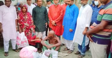 শিকলে আবদ্ধ ছেলে এবং অন্ধ মায়ের দায়িত্ব নিলেন সাংসদ শিবলী সাদিক