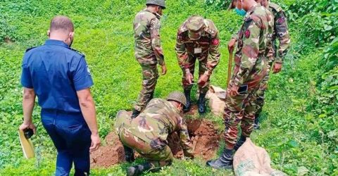 এলাকায় আতঙ্ক; গোবিন্দগঞ্জে উদ্ধারকৃত শক্তিশালী মর্টার সেলটির বিস্ফোরণ ঘটিয়েছে সেনাবাহিনীর বোমা নিস্ক্রিয়কারী দল