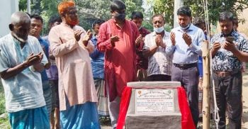 গোবিন্দগঞ্জে ইটের সলিং কাজের উদ্বােধন