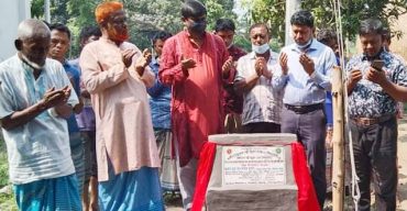 গোবিন্দগঞ্জে ইটের সলিং কাজের উদ্বােধন