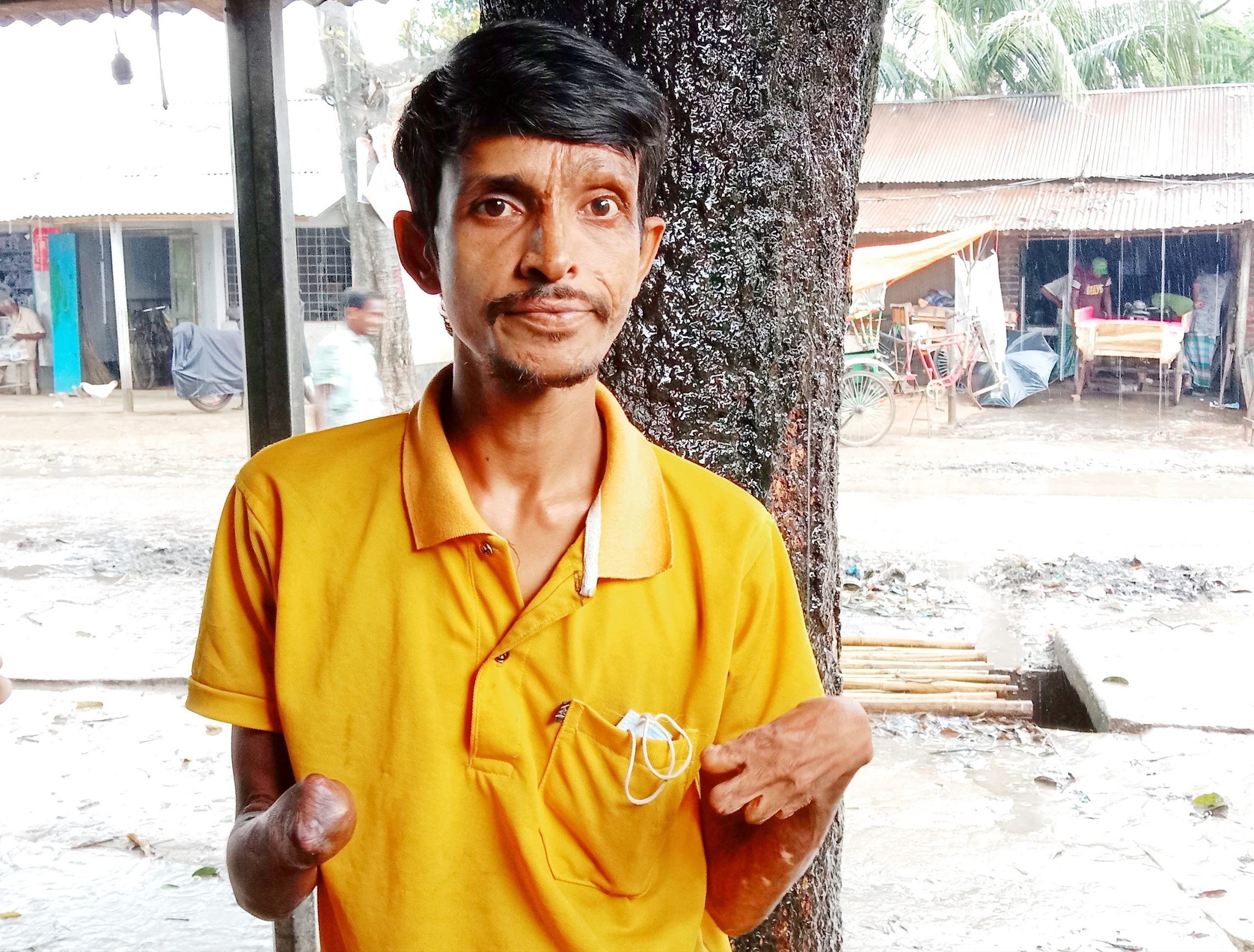 এনআইডি ও জন্ম নিবন্ধন নিয়ে বিপাকে প্রতিবন্ধী মারুফ