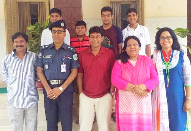 জনপ্রিয় অভিনেতা চঞ্চল চৌধুরীর জন্মদিন আজ