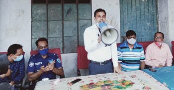 সিএনজি চালকের মাঝে প্রধানমন্ত্রীর মানবিক ত্রাণ সহায়তা বিতরণ