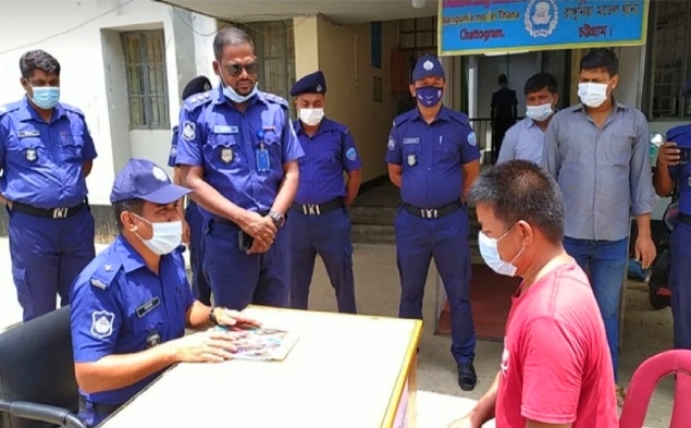 মানুষের সঙ্গে ভালো আচরণ এবং উন্নত পেশাদারিত্বের কলাকৌশল শেখাচ্ছেন পুলিশকে