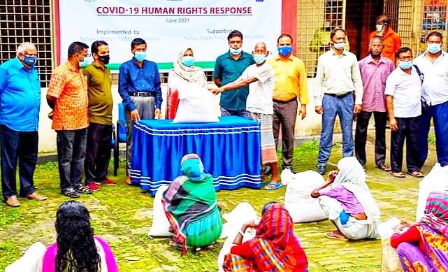 রংপুরে আদিবাসী ও দলিত প্রান্তিক জনগোষ্ঠীর মাঝে খাদ্য সহায়তা প্রদান