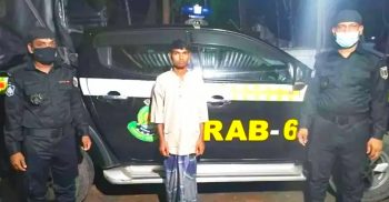 সাতক্ষীরায় র্যাবের হাতে ফেনসিডিল সহ গ্রেপ্তার ১