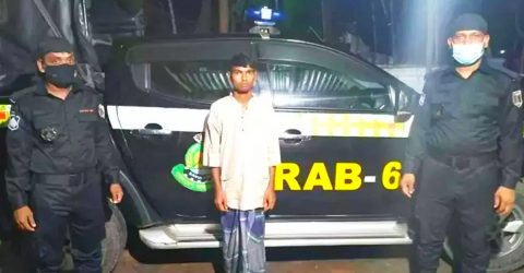 সাতক্ষীরায় র‌্যাবের হাতে ফেনসিডিল সহ গ্রেপ্তার ১