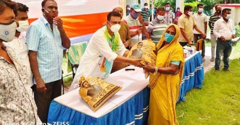 রামপালে শেখ তন্ময়ের উপহার সামগ্রী পেল ১২ শতাধিক হতদরিদ্র পরিবার