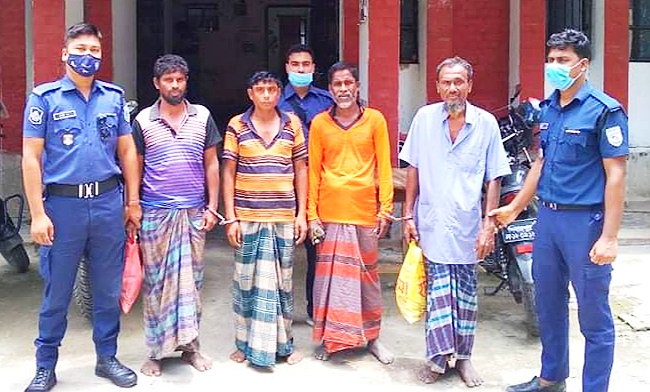 গোবিন্দগঞ্জে চার জুয়াড়ী আটক 