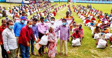 মিঠাপুকুরে আদিবাসী ও দলিত প্রান্তিক জনগোষ্ঠীর মাঝে খাদ্য সহায়তা