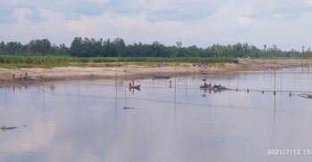 অবৈধভাবে বালু উত্তোলন কেন বন্ধ হচ্ছে না এমন প্রশ্ন সচেতন মহলের