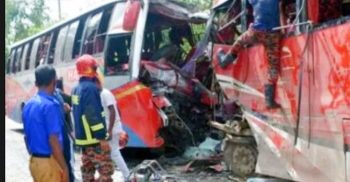 তারাগঞ্জে যাত্রীবাহী দুই বাসের মুখোমুখি সংঘর্ষে চালক ও নারীসহ পাঁচজন নিহত