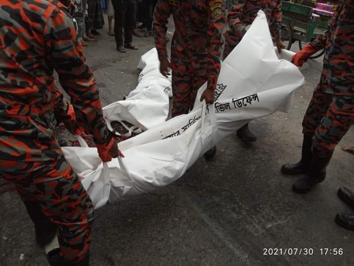 গাইবান্ধায় কাভার্ডভ্যান-সিএনজি সংঘর্ষে নিহত ৪