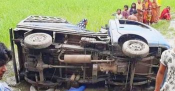 নাটোরে পিকআপ খাদে পড়ে পাঁচজন নিহত