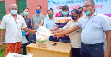 গোবিন্দগঞ্জে কর্মহীন ২৭৬টি পরিবার পেল খাদ্য সহায়তা 