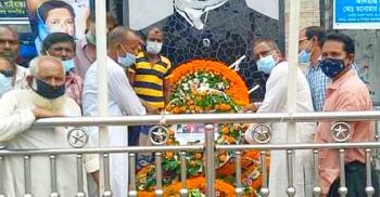 গোবিন্দগঞ্জে বঙ্গবন্ধুর প্রতিকৃতিতে ওয়ার্কার্স পার্টির পুুষ্পস্তবক অর্পণ 
